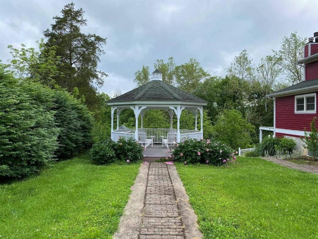 Plain & Fancy Bed & Breakfast Ironton Buitenkant foto