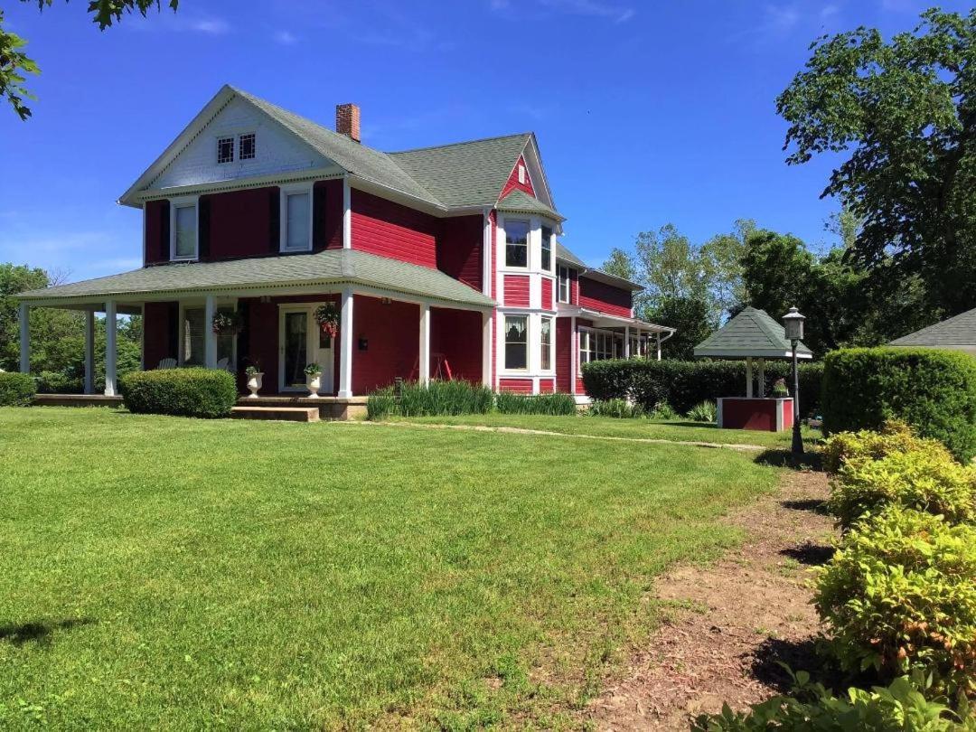 Plain & Fancy Bed & Breakfast Ironton Buitenkant foto